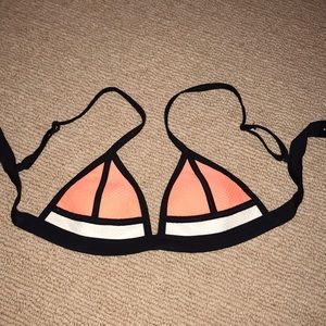 Triangl bikini top